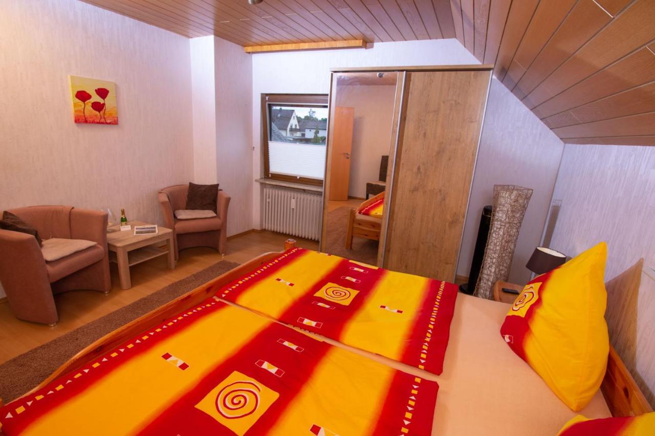 ツェルティンゲン・ラハティグ Moselhaus Bed & Breakfast エクステリア 写真
