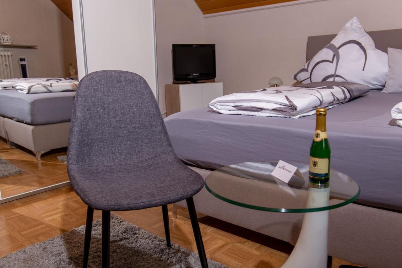 ツェルティンゲン・ラハティグ Moselhaus Bed & Breakfast エクステリア 写真